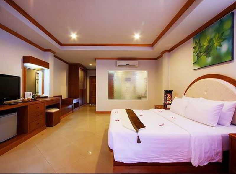 Blue Beach Club & Resort Patong Exterior foto